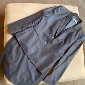 Tahari Grey Skirt and Jacket Suit Size 10
